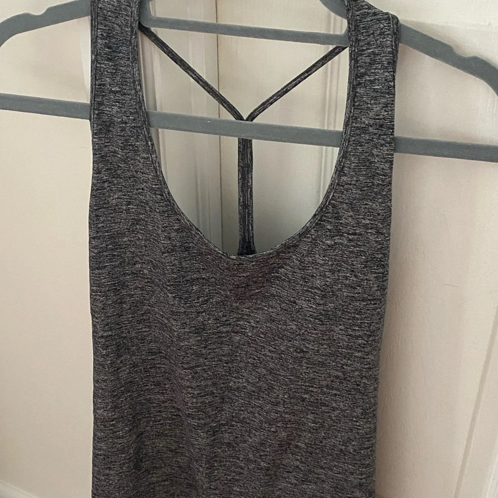 Alo racerback top size S Gray
